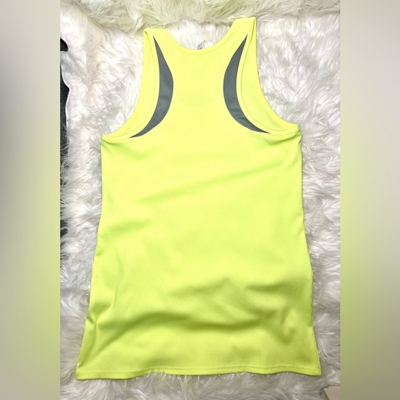 Under Armour Women’s Mesh Insert Racerback Neon Green Tank! So Vibrant! - Picture 3 of 4